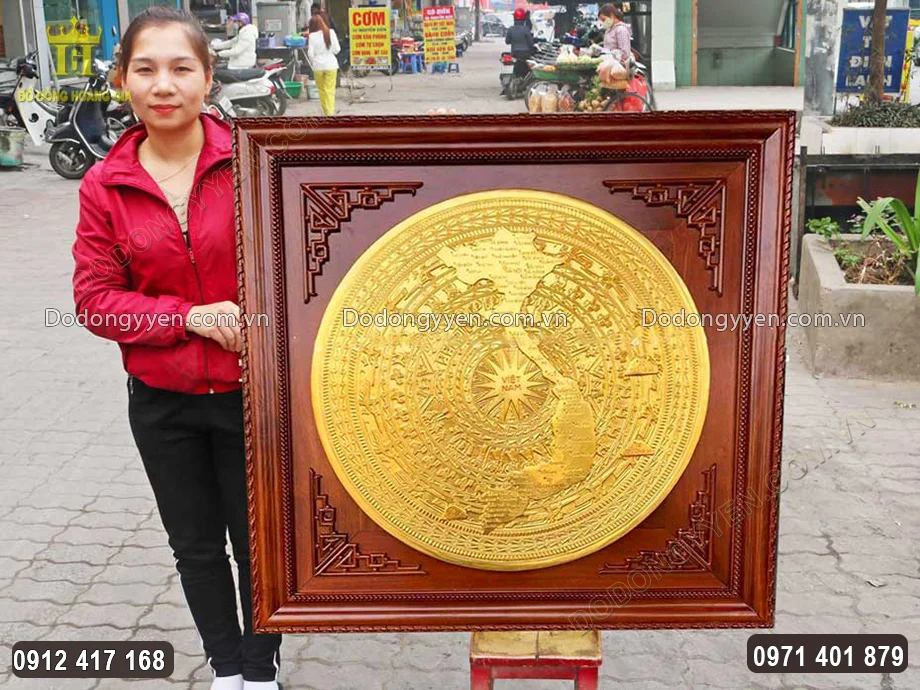 Bề mặt mặt trống được mạ v&agrave;ng 24K sang trọng